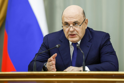 Мишустин поддержал увеличение декретных пособий для женщин из банкротящихся компаний