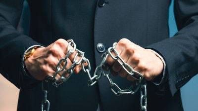 Суды взыскали в 10 раз больше средств с экс-руководителей ликвидируемых банков в 2024 г.