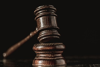 КС подтвердил обязанность КУ резервировать средства при споре о залоговом статусе